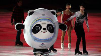 Vladimir Putin - Xi Jinping - Eileen Gu - Beijing Olympics stalked by politics, doping scandal set to close - france24.com - Russia - Ukraine - Norway - China - Beijing - San Francisco