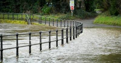 River Irwell - Greater Manchester issued flood warning with some residents told 'act now' and move cars to higher ground, take important items upstairs and move pets and family to safety - manchestereveningnews.co.uk - Manchester