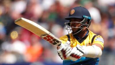 Cricket - Mendis fifty helps Sri Lanka to avoid clean sweep against Australia