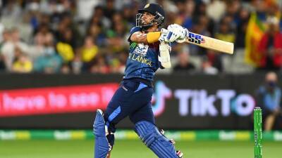 Australia falls to Sri Lanka in five-wicket loss in fifth T20 international at MCG