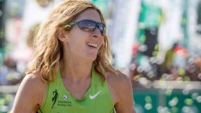 Camille Herron: American ultrarunner breaks own 100-mile women's world record
