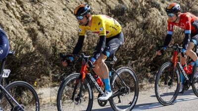 Carlos Rodriguez - Simon Yates - Poels resiste los órdagos de Yates y Rodríguez y gana la general - en.as.com - Bahrain