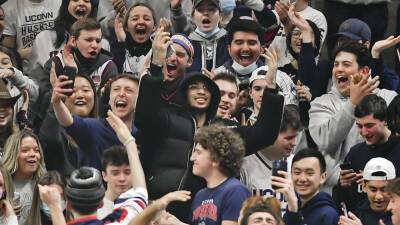 Ex-UConn star James Bouknight tossed from game, gets back into student section