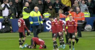 Ralf Rangnick - Anthony Elanga - Anthony Elanga struck on the head with coin as Man Utd celebrate goal vs Leeds - msn.com - Manchester