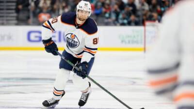 Oilers' Niemelainen fined for cross-checking Jets' Vesalainen