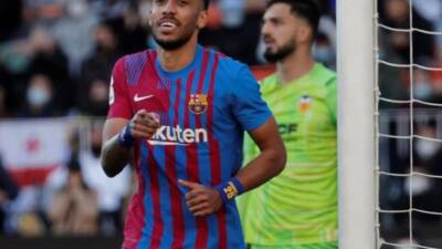 Aubameyang gets off the mark for Barcelona