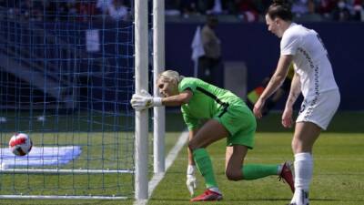 Sophia Smith - Kiwi Moore scores unwanted hat-trick in US - 7news.com.au - Britain - Germany - Usa - New Zealand - state California - county Moore - county Carson