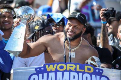 Patrick Mahomes - Tom Brady - Aaron Donald - FMIA: ‘You Just Woke Me Up!’ Sleepy Aaron Donald Explains How He Rose To The Challenge In Super Bowl 56 - nbcsports.com -  Seattle - county Green - county Wake