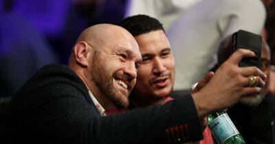 Tyson Fury reacts as Dillian Whyte signs contract for 'biggest payday' at Wembley - manchestereveningnews.co.uk