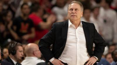 Michigan State coach Tom Izzo says college basketball shouldn't get rid of handshake line