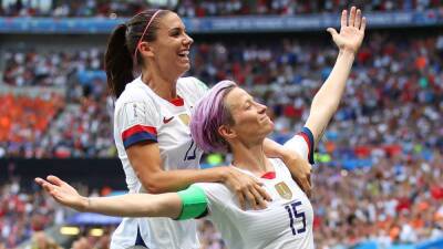 Megan Rapinoe - Alex Morgan - Las jugadoras de EE UU ganan la batalla por la igualdad salarial - en.as.com