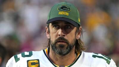 Aaron Rodgers reflects on 2021 season in cryptic social media post; thanks teammates and coaches