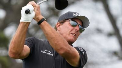 Mickelson apologizes for comments, ends deal with KPMG