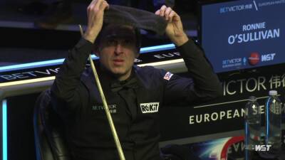 Alan Macmanus - Trump - 'Strange little sideshow' - Ronnie O'Sullivan put off by a light in his win over Zhang Anda at the European Masters - eurosport.com -  Milton