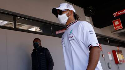 Lewis Hamilton calls for ‘non-biased’ stewards in Formula One