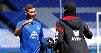 Tony Bellew - Footage emerges of Tony Bellew hitting back at Liverpool fan who taunted him about Everton - msn.com - Manchester