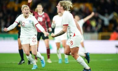 Bobby Charlton - Wayne Rooney - Jess Carter - Fran Kirby - Phil Neville - Millie Bright - Arnold Clark-Cup - Ellen White - Sarina Wiegman - Lina Magull - Bright and Kirby seal England win over Germany to win Arnold Clark Cup - theguardian.com - Manchester - Germany - Spain - Canada -  Chelsea - county White