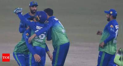 Champions Multan Sultans thump Lahore Qalandars to reach Pakistan Super League final