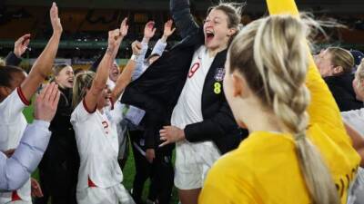 England deliver the 'show' for fans Sarina Wiegman asked for