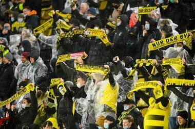 Footage Emerges Of Borussia Dortmund Fans Congratulating Rangers Supporters At Bottom Of Stairs