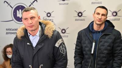 Anthony Joshua - Oleksandr Usyk - Vitali Klitschko - Wladimir Klitschko - Former heavyweight champion Vitali Klitschko plans to fight for Ukraine along with brother - espn.com - Britain - Russia - Ukraine - London - Greece