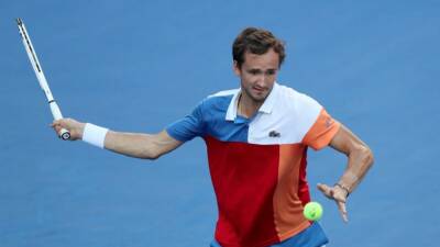 Medvedev beats Nishioka to reach Acapulco semi-finals