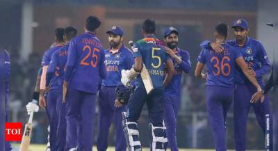 Virat Kohli - Rohit Sharma - Martin Guptill - 1st T20I: Ishan Kishan, Shreyas Iyer dazzle as India drub Sri Lanka - timesofindia.indiatimes.com - New Zealand - India - Sri Lanka
