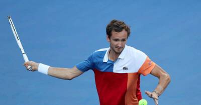Tennis-Medvedev beats Nishioka to reach Acapulco semi-finals