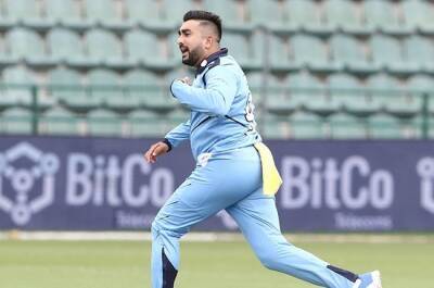 Quinton De-Kock - Theunis De-Bruyn - Shamsi bags hat-trick as Titans thrash Dolphins in T20 SF - news24.com - South Africa - county Rock -  Durban - province Western