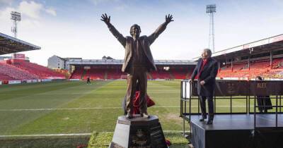 Alex Ferguson - Gordon Strachan - Dave Cormack - Andy Edwards - Sir Alex Ferguson statue unveiled at Pittodrie as Aberdeen hail 'greatest ever manager' - msn.com - Manchester - Scotland