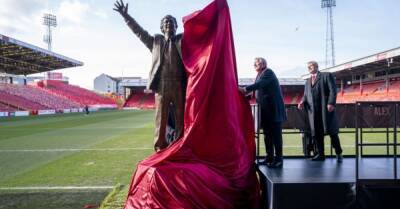 Alex Ferguson - Andy Edwards - Sir Alex Ferguson - Alex Ferguson statue unveiled at Pittodrie to mark his Aberdeen exploits - breakingnews.ie - Scotland -  Aberdeen -  Ferguson