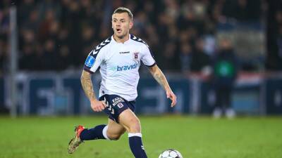 Jack Wilshere makes AGF debut but former Arsenal and England midfielder suffers injury-time defeat