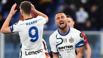 Inter y Milan le hacen un regalo al Nápoles