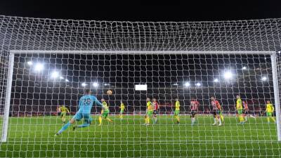 Southampton ease past toothless Canaries