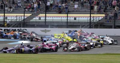 Motor racing-Formula One buzz hangs over IndyCar season opener