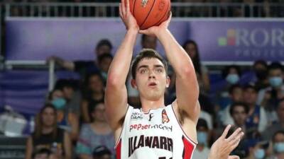 Illawarra stave off gallant 36ers at home