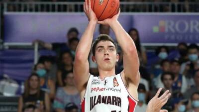 Illawarra stave off gallant 36ers at home - 7news.com.au - county Tyler - county Harvey