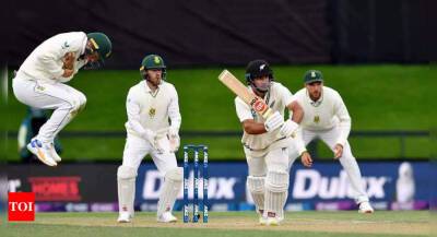 2nd Test: Big-hitting Colin de Grandhomme rallies New Zealand as South Africa dominate Day 2