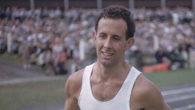 John Landy: Australian athlete dies aged 91 - bbc.com - Britain - Finland - Australia - county Oxford