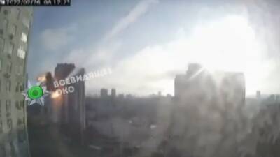 El estremecedor momento en el que un misil impacta contra un edificio en Kiev - en.as.com - Madrid -  Kiev
