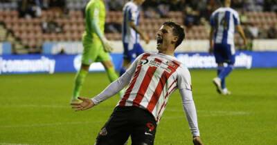 Ross Stewart - Alex Neil - Nathan Broadhead - Sunderland reveal positive three-word team news update before Wigan clash - msn.com