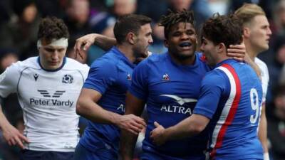 Six Nations 2022: Scotland 17-36 France - Unbeaten visitors earn stunning six-try win