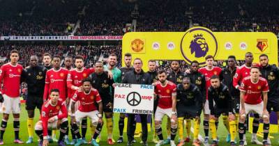 Ralf Rangnick - Jake Paul - Vitali Klitschko - Man Utd and Watford hold up peace sign in support for Ukraine after Ralf Rangnick's idea - msn.com - Russia - Manchester - Ukraine -  Moscow