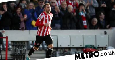 Christian Eriksen given standing ovation as he returns to top-flight football in Brentford vs Newcastle