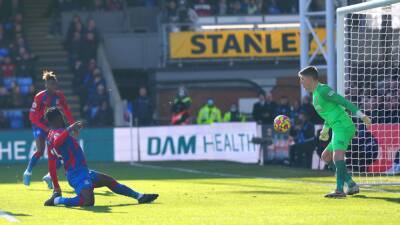 Wilfried Zaha - Michael Olise - Sean Dyche - Patrick Vieira - Dwight Macneil - Luka Milivojevic - Aaron Lennon - Erik Pieters - Jeffrey Schlupp - Nathaniel Clyne - Crystal Palace and Burnley in Selhurst Park stalemate - bt.com