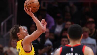 Young regroups with 41 as Hawks top Raptors