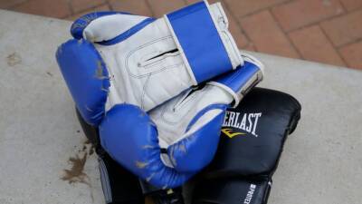 Oleksandr Usyk - Canelo Alvarez - Artur Beterbiev - Vitali Klitschko - Wladimir Klitschko - Boxing's governing organizations won't sanction any title bouts in Russia due to invasion of Ukraine - espn.com - Russia - Ukraine - New York -  Kiev