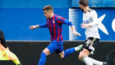 EIBAR 2-BURGOS 0 | No hay quien le tosa al líder