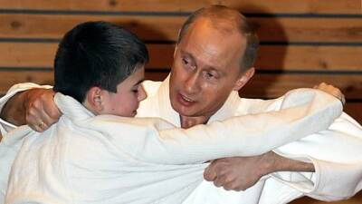 Vladimir Putin - London Olympics - World judo body suspends Vladimir Putin as honorary president - cbc.ca - Russia - Ukraine