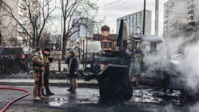Dos periodistas daneses heridos por las balas en Ucrania